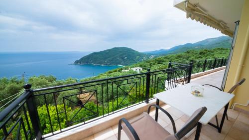 Agia Kiriaki Apartamento | Ionian View Apartments - Parga Panoramic Seaview Gems