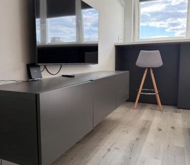 Prague 8 Apartamento | IOS ArtPrg