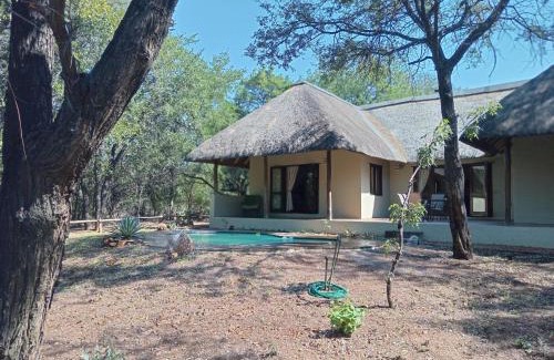 Phalaborwa Cabina | Iphupho Ba-Phalaborwa Estate Bush Lodge