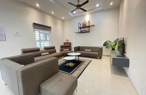 Kampung Tembok Villa | Ipoh Gunung Lang Private Pool Villa by Verve