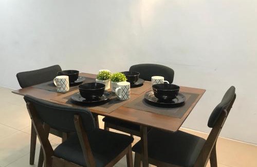 Taman Tasek Manikavasagam Casa | Ipoh Homestay Cozy and Comfortable 4R3B 13pax Indoor Car Parking SY12