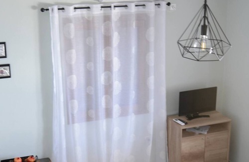 Pella Region Apartamento | Ira Charming apt with stunning view!