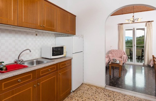 Agios Stefanos Apartamento | Irena - Dos Habitaciones Piso, Capacidad 5
