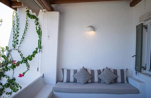 Nea Cryssi Akti Villa | Irene's View Villa three · House with swimming pool near Pounda