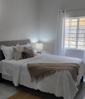 Discovery Bay Casa | Irie Rock Cottage - Close to the Beaches and Attractions, Spa Treatment- Discovery Bay, St Ann