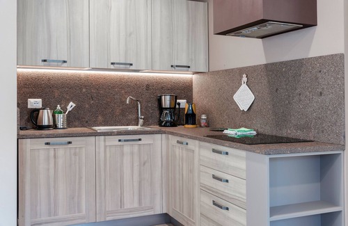 Lazise Apartamento | "IRIS" Encantador apartamento con piscina en Lazise en el lago de Garda