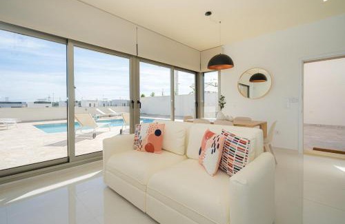 San Miguel de Salinas Villa | Iris