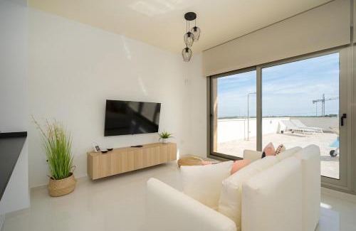 San Miguel de Salinas Villa | Iris