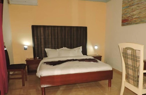 Yaounde Hotel | IRIS HOTEL