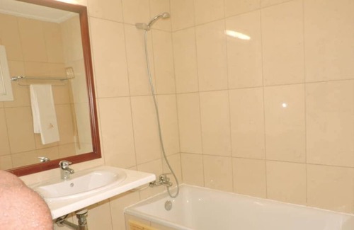 Yaounde Hotel | IRIS HOTEL