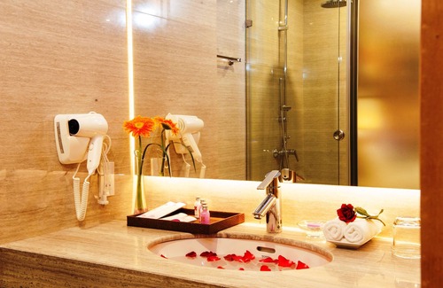 Ninh Kieu Hotel | Iris Hotel