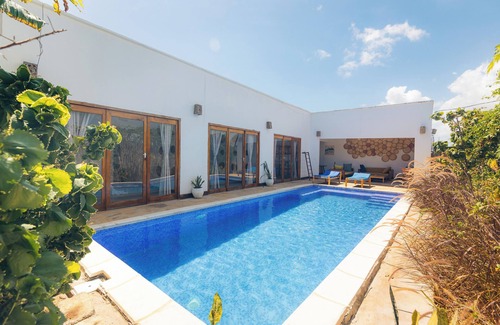 Kidoti Villa | Iris House - Private Pool, AC & Wi-Fi