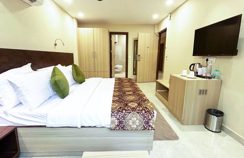 Kalkaji Hotel | Iris Suites Kalkaji