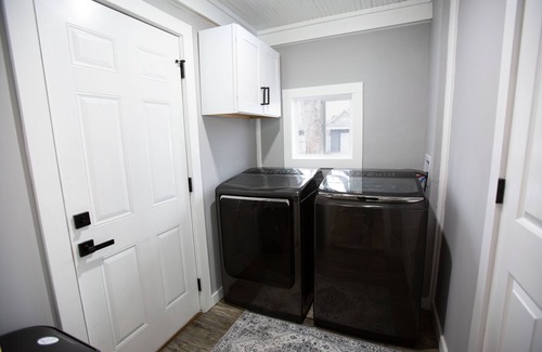 Northeast South Bend Casa | IRISH COVE GETAWAY! Walk to Notre Dame! Host a Tailgate with 2 homes!!