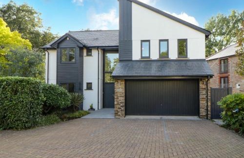 Millbrook Casa | Iroko