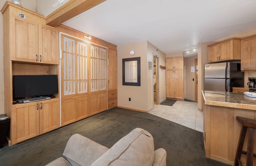 Winter Park Condominio | Iron Horse C5083 Studio Bedroom Condo by RedAwning