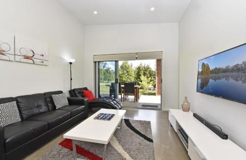 Pokolbin Villa | Ironbark Hill Villa 5 Vermentino