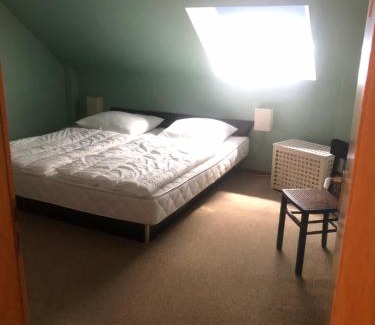 Eisen Apartamento | Ironico Homestay 4 Schlafzimmer Ferienwohnung 100 m2 nahe Bostalsee