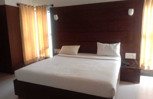 Chamarajanagara Complejo | iROOMZ Nijaguna Resort