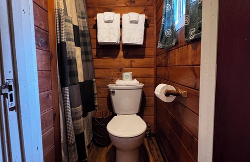 Lake Placid Casa | Iroquois Adirondack Cabin