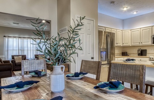 Sevierville Casa | Irresistible Retreat w Pool Hot Tub Arcade