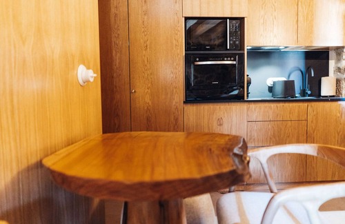Sortelha Casa | is a cosy one-bedroom accommodation unit with 21 m2