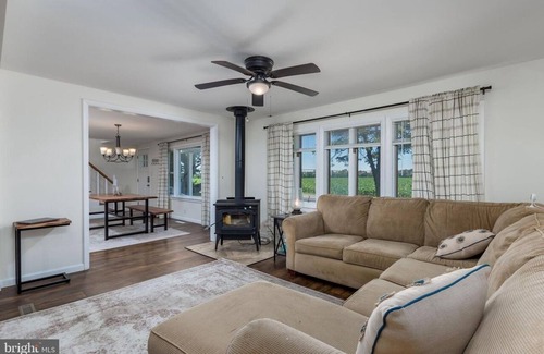 Houston Apartamento | Is a cozy and private place close to Delaware Beaches, Milford and Harrintong!