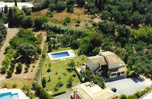 Afra Apartamento | Suite Junior Casa de Campo Isabella