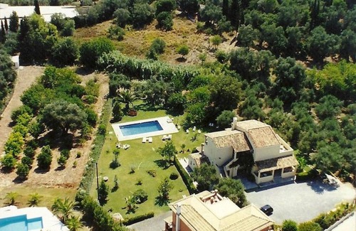 Afra Apartamento | Suite Junior Casa de Campo Isabella