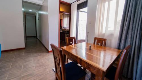 Kampala Apartamento | Isandi Apartments