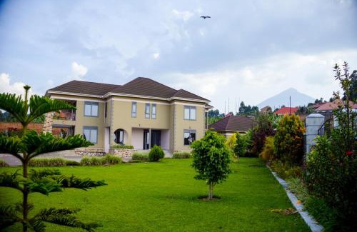 Nakaseke Casa | Isange Guest House