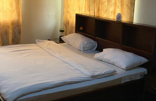 Freetown Casa | Ishmajoso Lodge