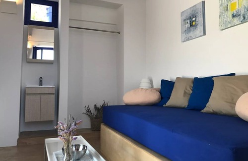 Kimolos Villa | ISholidays Kimolos Psathi Blue Alpha