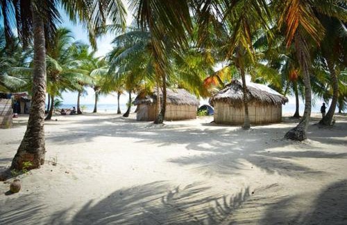 Carti Tupile Cama Y Desayuno | ISLA IGUANA San-blas GUNAYALA Panamá