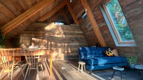 Winchester Otro | Island A-Frame