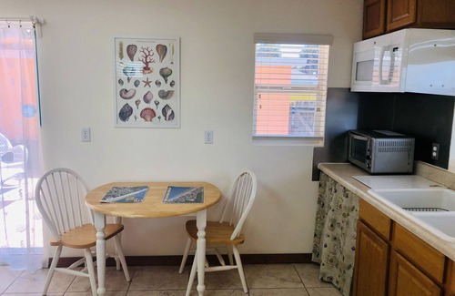 New Smyrna Beach Cabaña | 150 pasos de la playa !!! Hermosa casa de campo, perfecto para un solo o una pareja.