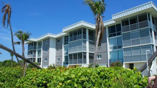 Sanibel Casa | Island Beach Club #220B