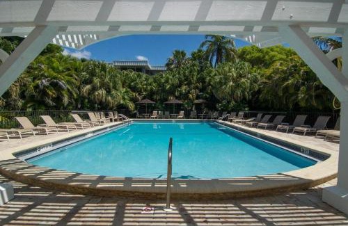 Sanibel Casa | Island Beach Club #220B