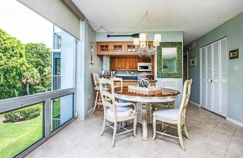 Sanibel Casa | Island Beach Club #320C