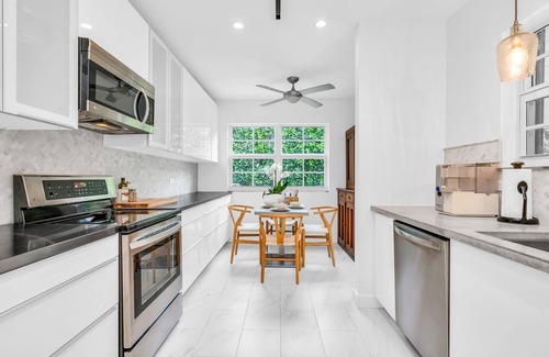 Florida North Atlantic Coast Casa | Island Bliss Manor + Private Beach Access!