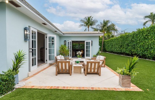 Florida North Atlantic Coast Casa | Island Bliss Manor + Private Beach Access!