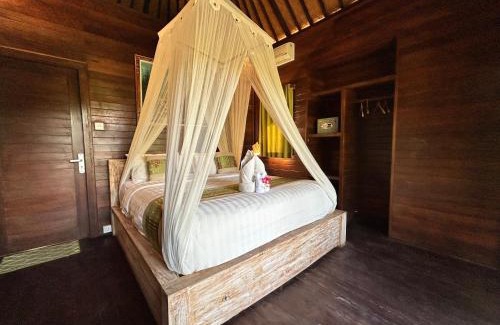Mushroom Bay Hotel | Island Cabanas Formerly Taman Sari Villa
