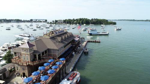 Put-in-Bay Casa | Island Club #77