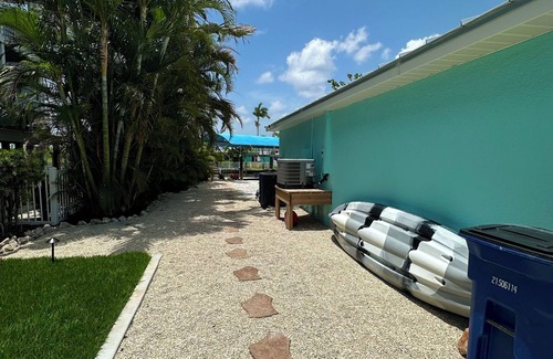 Matlacha Cabaña | Island Cottage in Quaint Matlacha Florida. Amazing island life is a click away…