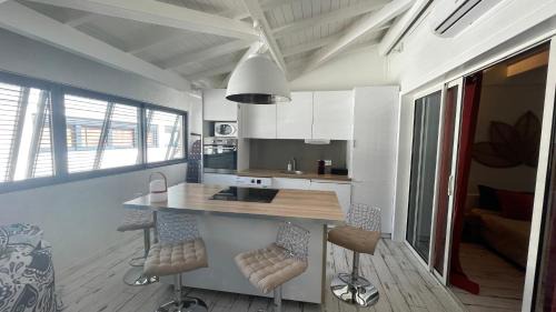 Anse Marcel Apartamento | Island Escape, Marina Paradise & Beach Adventures