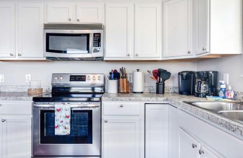Hampton Casa | Island Escape Steps to Beach AC Updated