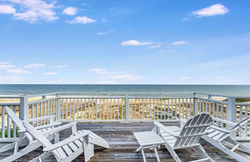 Sea Palm Village Casa | Island Escape ~ Beach front, Private Pool, Pet-Friendly, Fully Renovated!