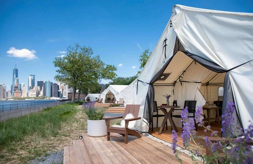 Manhattan Cabina | Island Glamping + Michelin dining & Skyline View