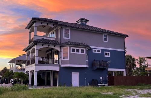 Mid Island Casa | Island Grande by Sun Palace Vacations