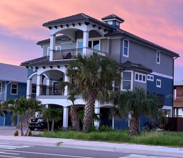 Mid Island Casa | Island Grande by Sun Palace Vacations